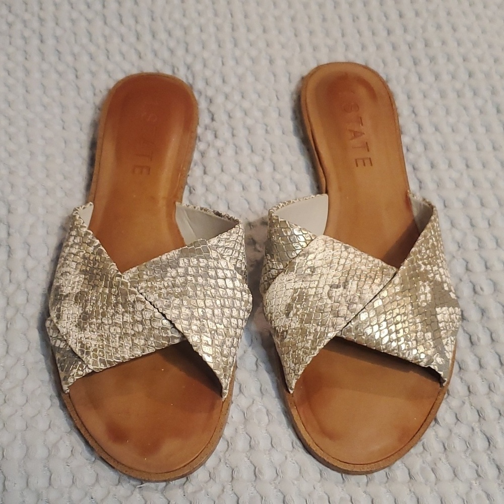 1. State Travor flat sandal size 8 (#6)